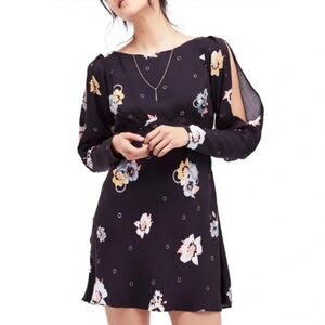 Free People Sunshadows
Split-Sleeve Mini Dress